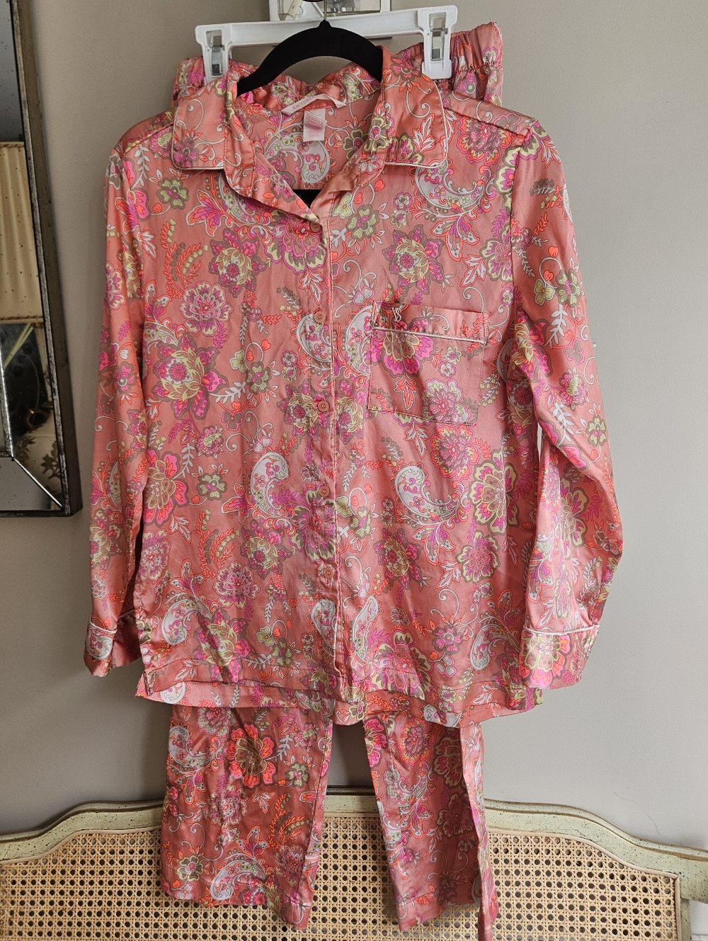 Victoria's Secret Coral Paisley Satin Pajama Set - Sizr Small